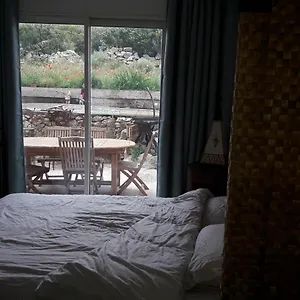https://chambre-dhotes-entre-mer-et-colline.fr-provencehotel.com